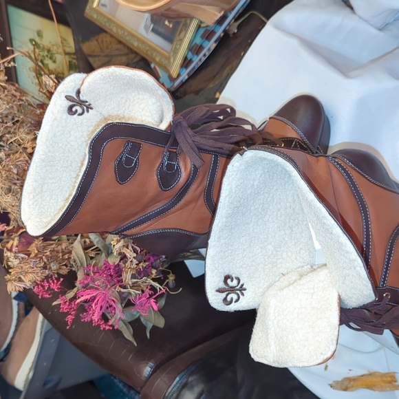 Derion Platform Stiletto Boots - Picture 4 of 11